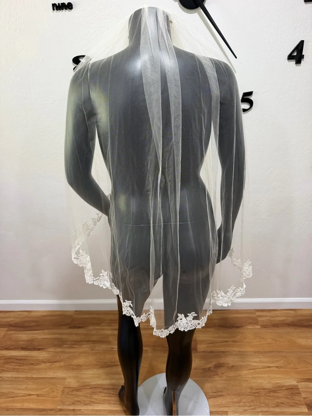 Ivory Bridal Wedding Veil Floral Lace Embroidery Metal Comb